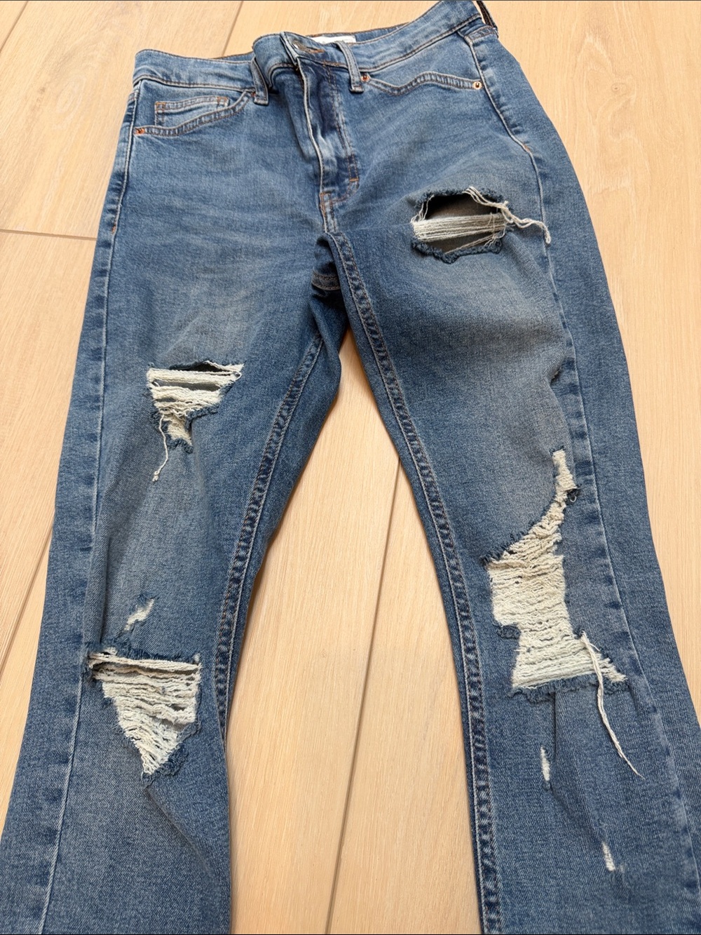 Topshop Jamie Ripped Jeans - Picture 3 of 4